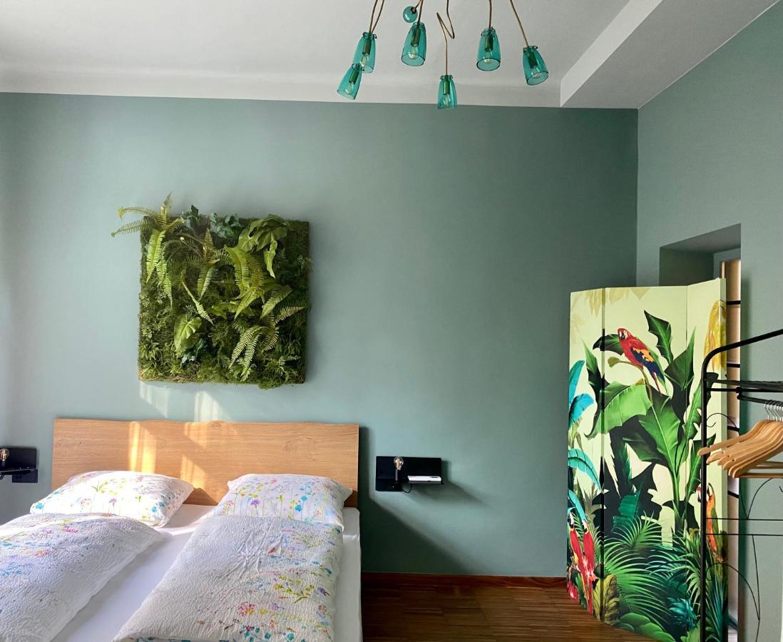 Sleep & Go -meran Easy Staying Hostel *